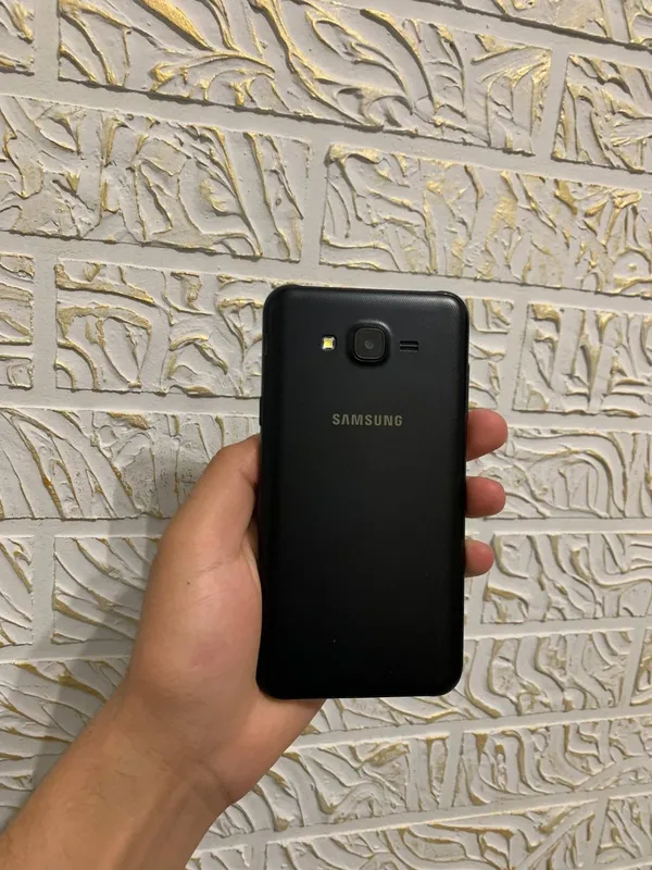 Samsung Galaxy J7