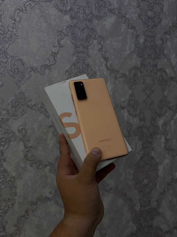 Samsung S20Fe 4