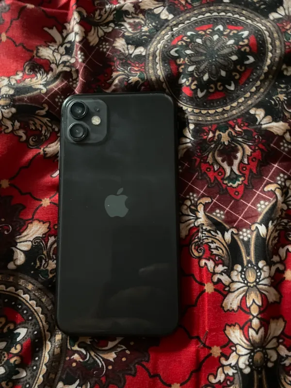 iPhone 11 4