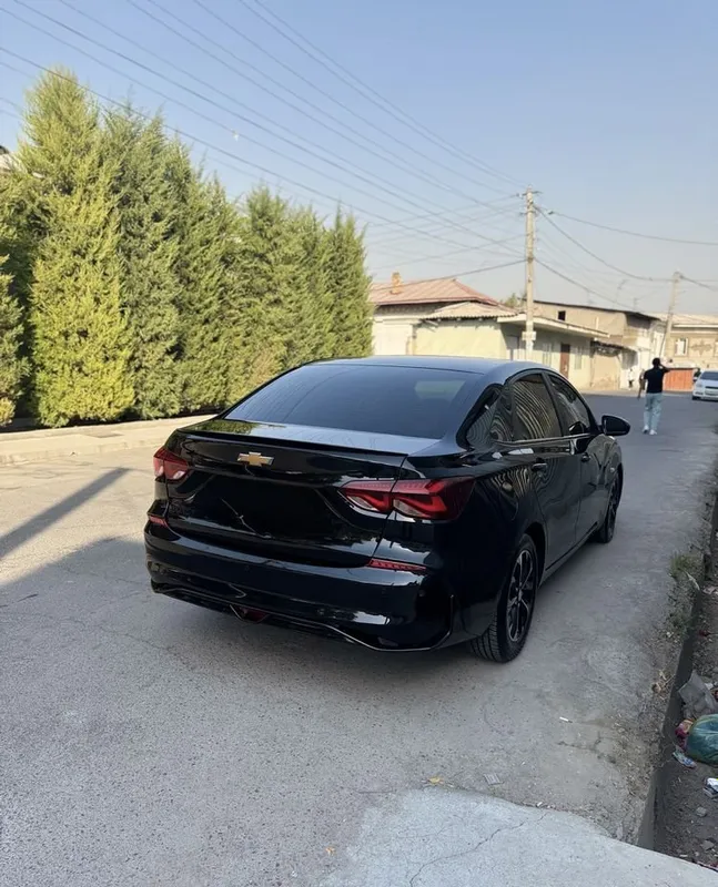 Monza 1.3 turbina holati yaxshi qora rangi 2 Monza 1.3 turbina holati yaxshi qora rangi 2
