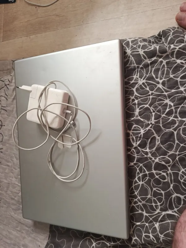 Продам ноутбук старый Apple — фото 3
