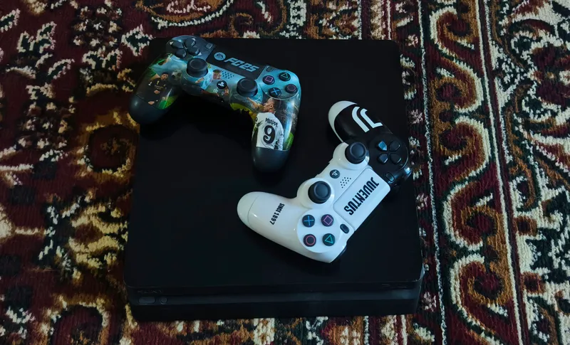 Ps4 pro 1 TB, состояние идеальное 3 Ps4 pro 1 TB, состояние идеальное 3