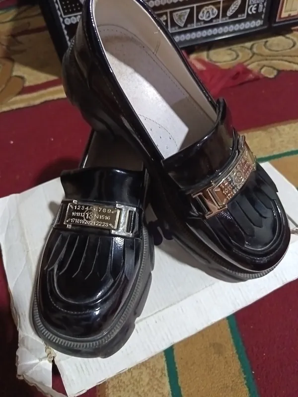 школьный туфли
