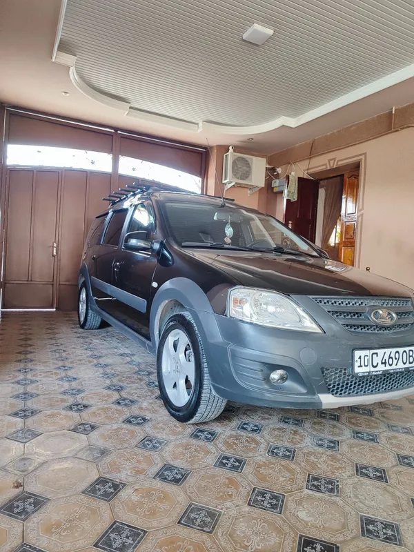 Lada largus cross