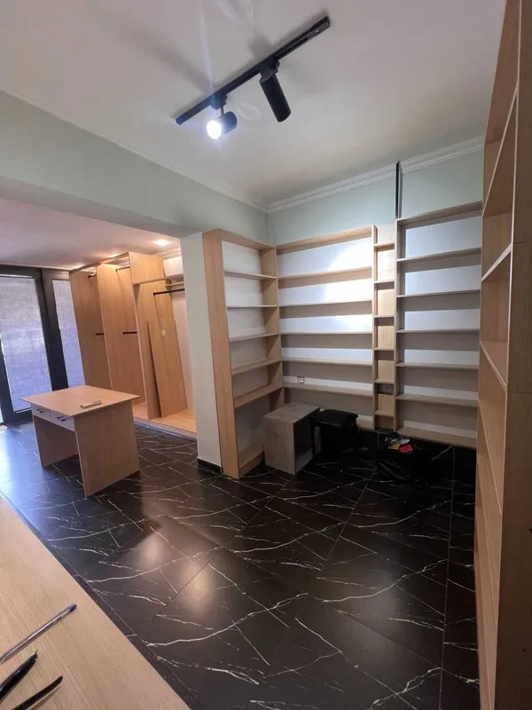Mebel sotiladi kiyim dokon uchun 5