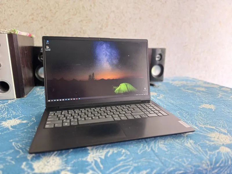 Lenovo v15 82KD 6/12 Ryzen 5