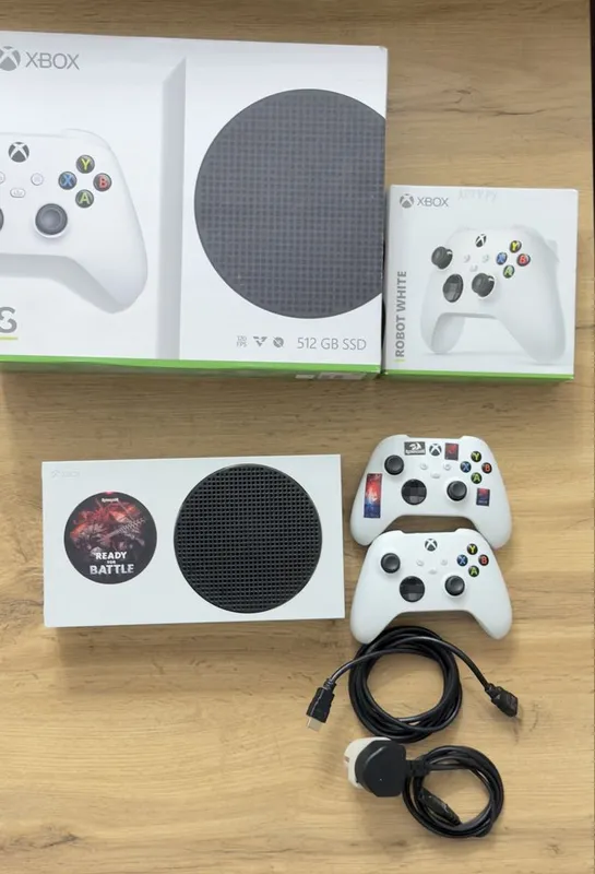 Продаетс б/у Xbox S 512 Gb в отличном состоянии Продаетс б/у Xbox S 512 Gb в отличном состоянии