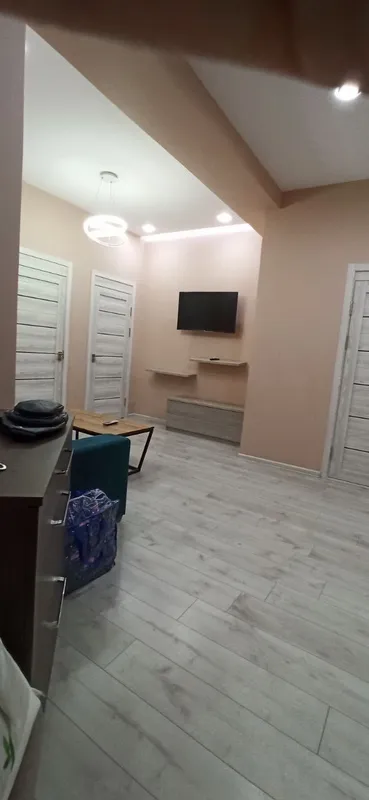 Yakkasaroy tumani bez makler 2 xona uy 380$ 6