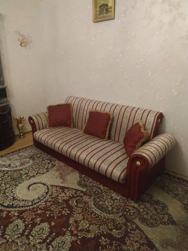 Продаётся Диван раскладной и 2 кресла.