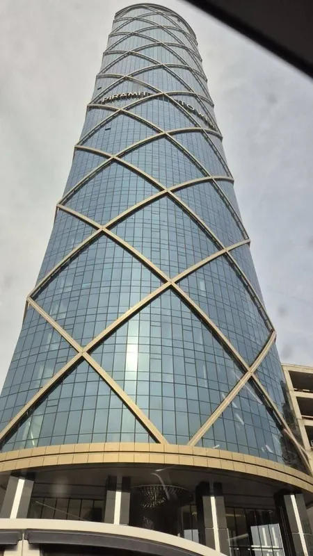 "Piramit Tower"


3 в 4/24/48
