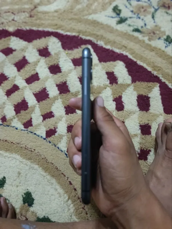 Продаётся iPhone 11 4