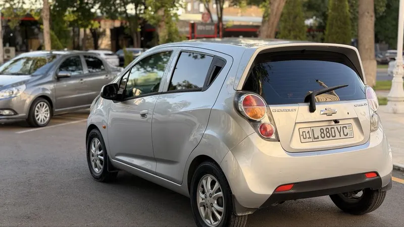 Spark sotiladi 2011 yil 179000 km Aftamat — фото 3