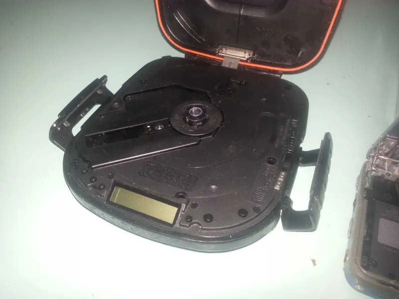 Panasonic CD va audio pleerni sotaman (made in japan) 4 Panasonic CD va audio pleerni sotaman (made in japan) 4
