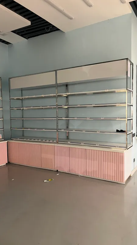 Продам комплект торговой мебели для магазина 6 Продам комплект торговой мебели для магазина 6
