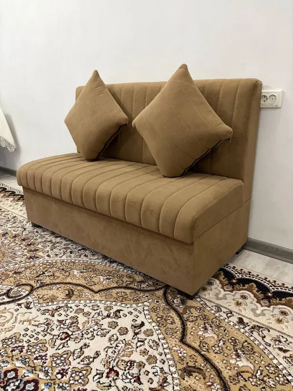 Juda chiroyli sifatli divan sotiladi 1 Juda chiroyli sifatli divan sotiladi 1