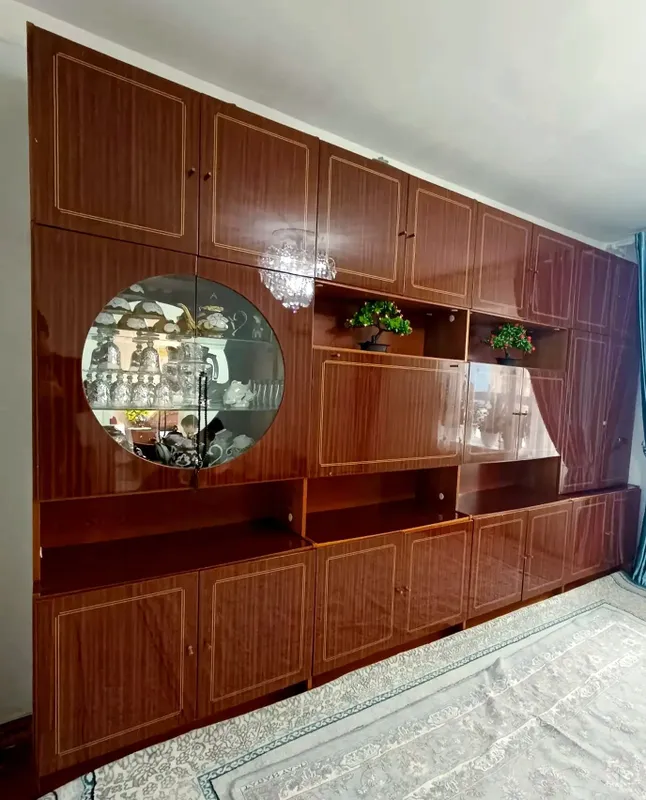 Продам стенку ,антресоль, откидной бар