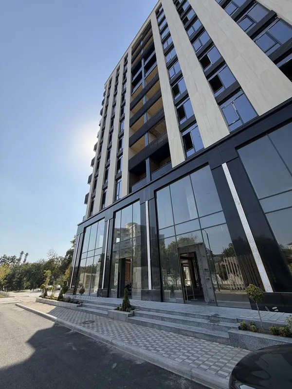 Продам 1-й этаж 176 м2 не далеко от Аэропорта 3