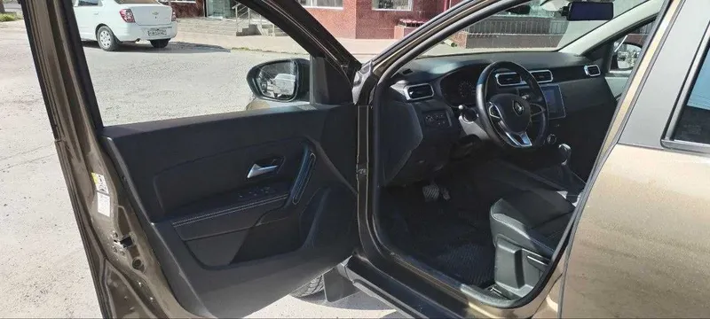 Легковая машина RENAULT DUSTER — фото 5