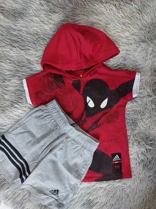 Летний костюм "adidas" на 5-6 лет в идеальном состоянии Летний костюм "adidas" на 5-6 лет в идеальном состоянии