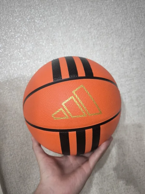 Оригинальный баскетбольный мяч Adidas 1 Оригинальный баскетбольный мяч Adidas 1