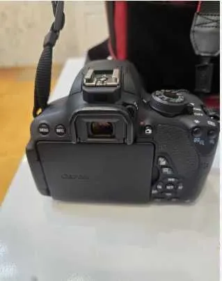 Canon EOS 700D kamera — фото 2