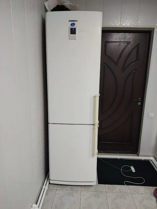 Продаю холодильник Samsung