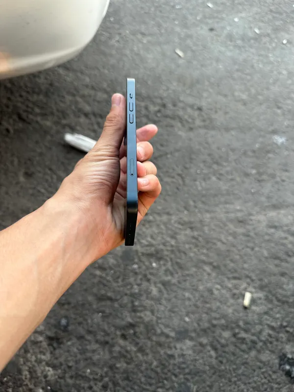 Iphone 13 4