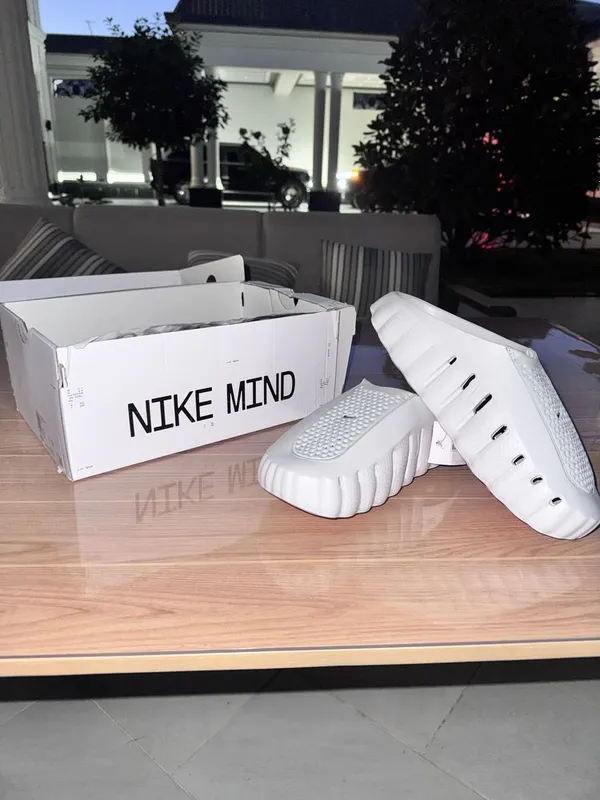 Nike mind 001 white
