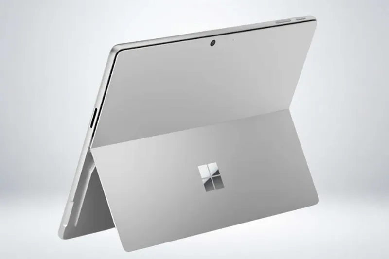 Microsoft Surface Pro 11/ Snapdragon X Elite / 32GB / 1TB / OLED Touch — фото 1