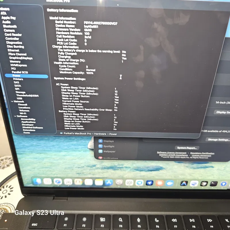 Macbook pro 14inch, 16gb M5 — фото 2