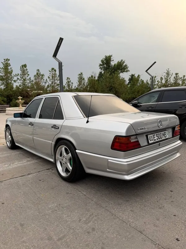 Срочно продаётся Mercedes w124 4 Срочно продаётся Mercedes w124 4