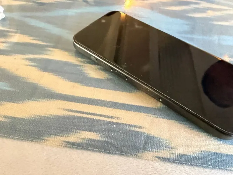 Iphone 15 pro Цвет - black 4