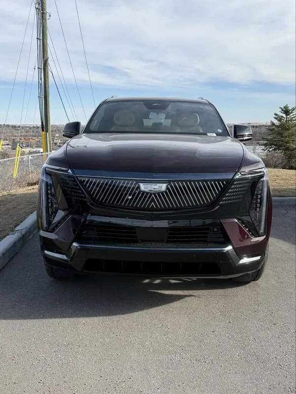 Cadillac Escalade IQ Executive 2026 3 Cadillac Escalade IQ Executive 2026 3