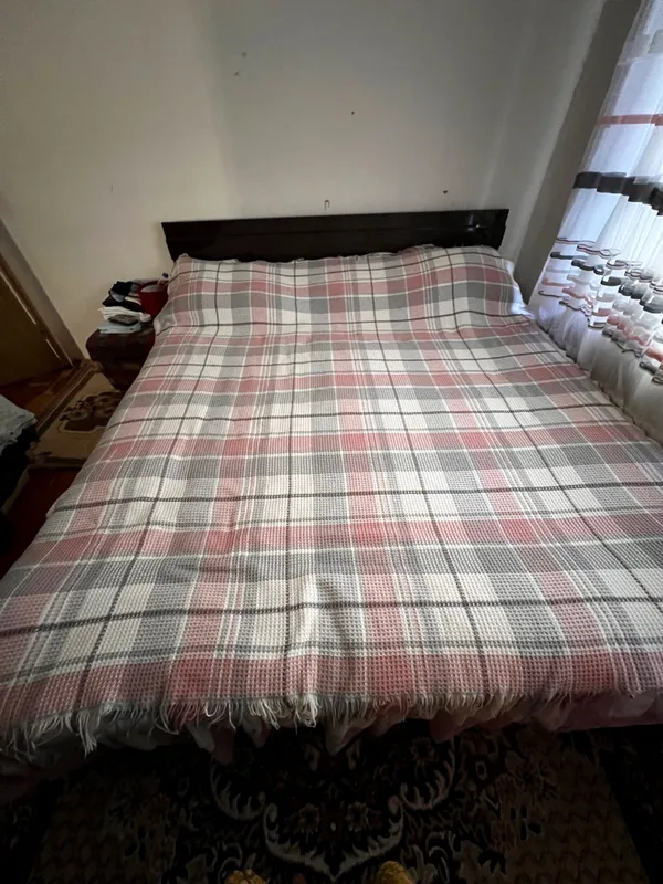 Продается 2х спальняя кровать, 1,8* 2