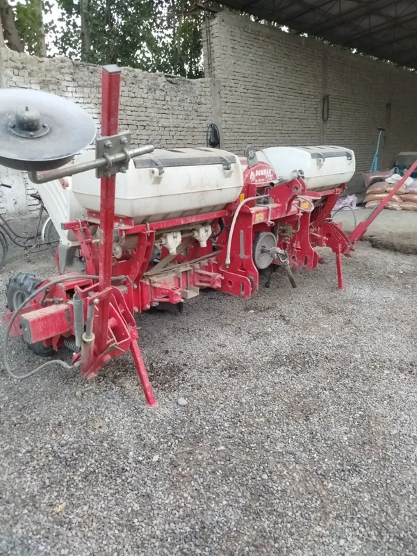 Selka DUNMAK MAKINA model:260 konyak 4 qatorli yili 2023 holati alo 1 Selka DUNMAK MAKINA model:260 konyak 4 qatorli yili 2023 holati alo 1
