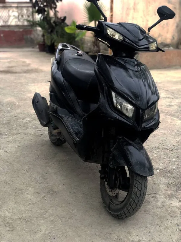 Benzinli moto-skuter