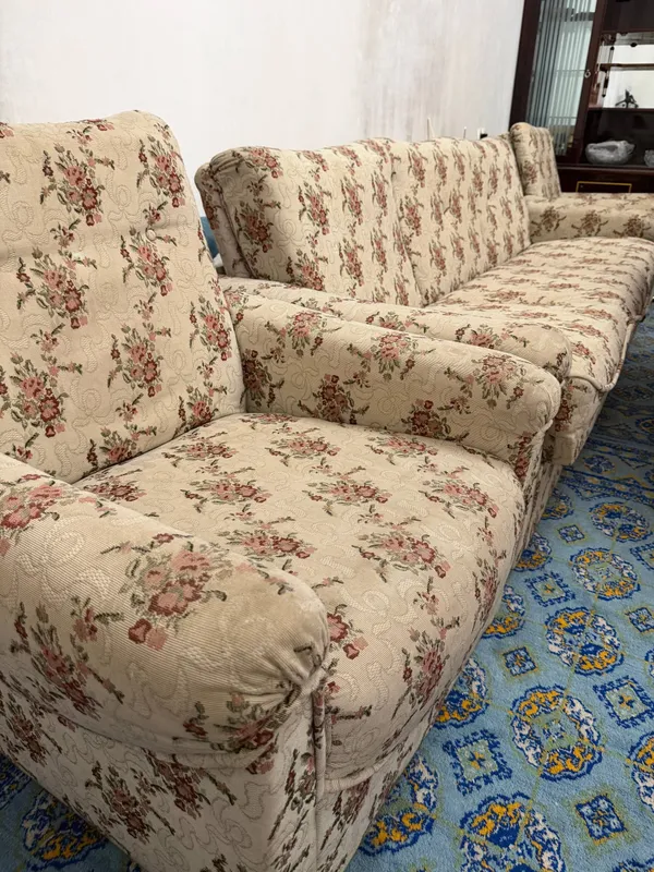 Divan va kreslo to‘plami sotiladi 2