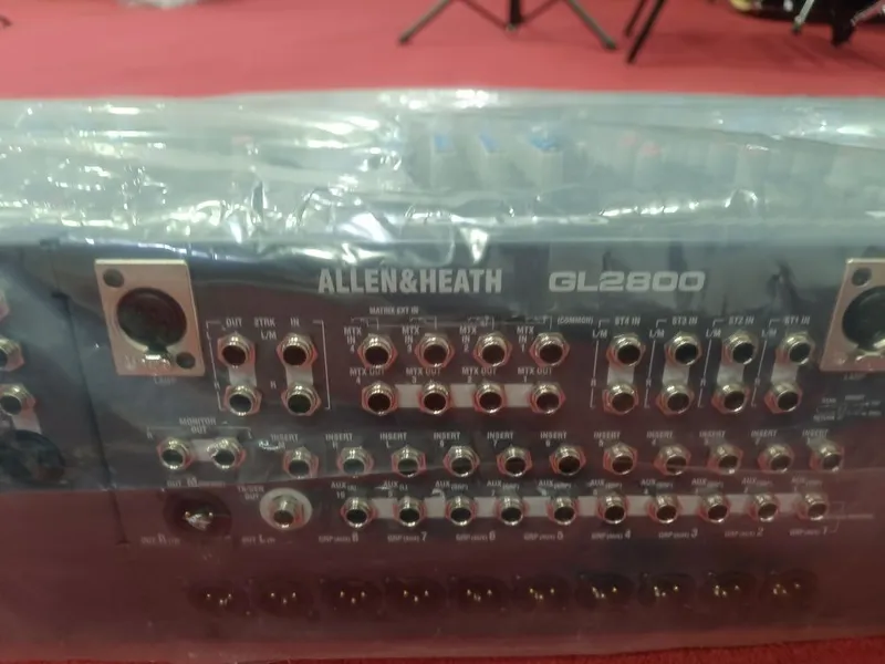 концертный микшерный пульт Allen & Heath GL2800-32 без блока питания! — фото 4 концертный микшерный пульт Allen & Heath GL2800-32 без блока питания! — фото 4