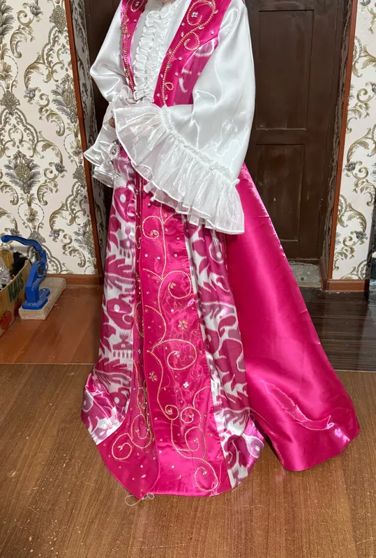 Продаётся адирас, цена 350 тысяч сари с ним 2 Продаётся адирас, цена 350 тысяч сари с ним 2