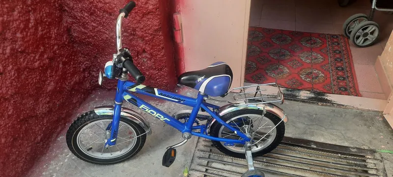 Продаётся детский велосипед 14.