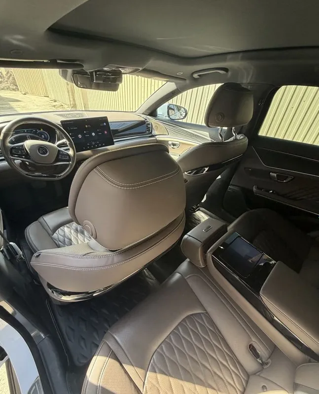 BYD Xan, 3,9 сек, два мотора 6 BYD Xan, 3,9 сек, два мотора 6