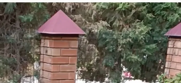 Пики металлические для столбов забора 2