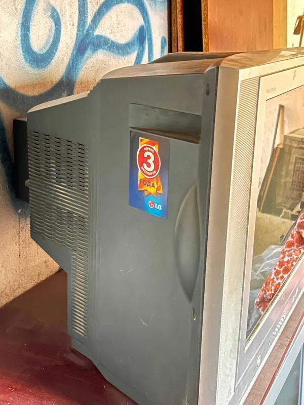продаю 2 телевизора LG — фото 3