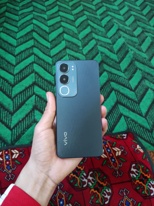VIVO Y19 S VIVO Y19 S