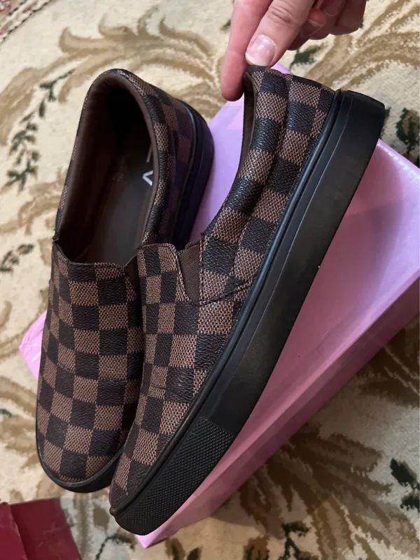 Кеды LV 40 размера 2 Кеды LV 40 размера 2