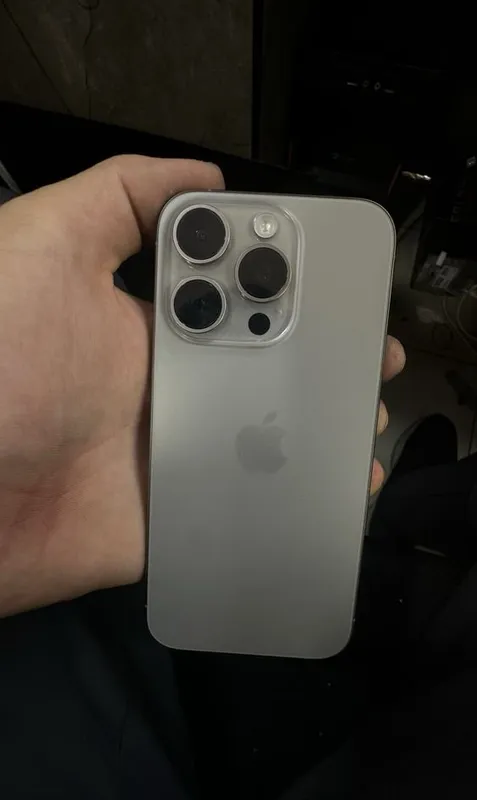 iPhone 15 Pro, iCloud 1 iPhone 15 Pro, iCloud 1
