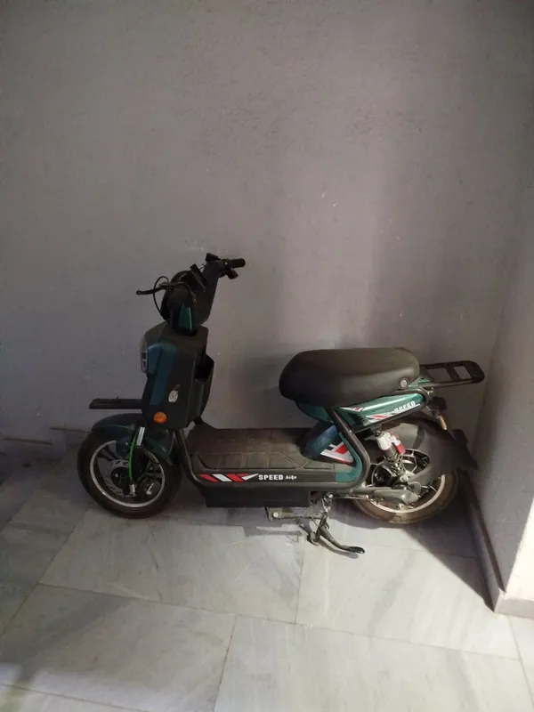 Skuter. Holati yangi 2 Skuter. Holati yangi 2