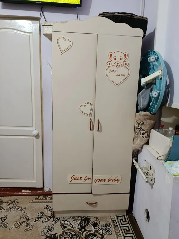 Detskiy mebel sotiladi