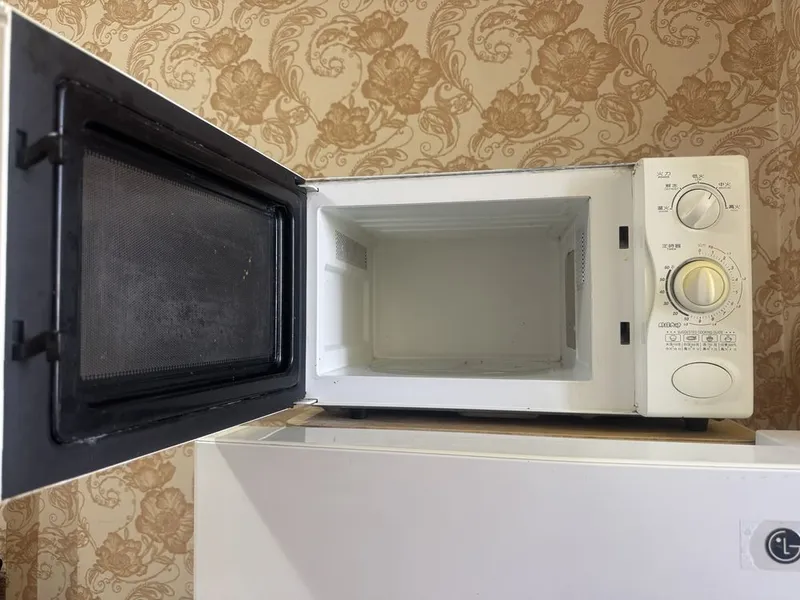 Продается микроволновка LG — фото 1 Продается микроволновка LG — фото 1