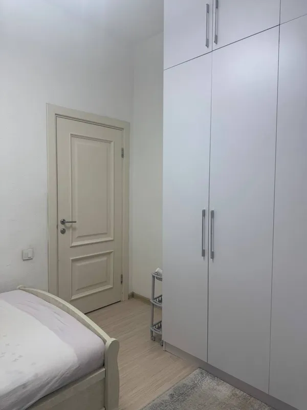 5-комн квартира, 130 м², 1/8 этаж (вторичка) 8